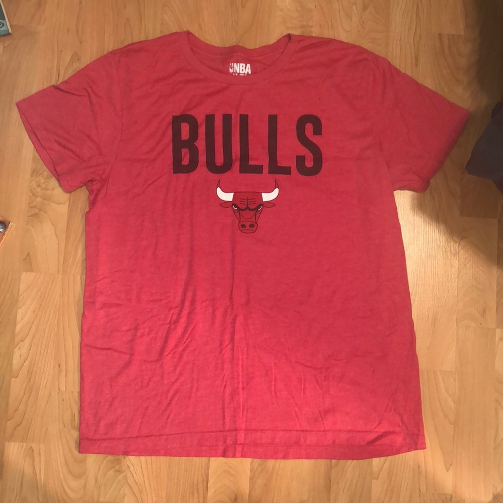 Red Chicago Bulls Tee